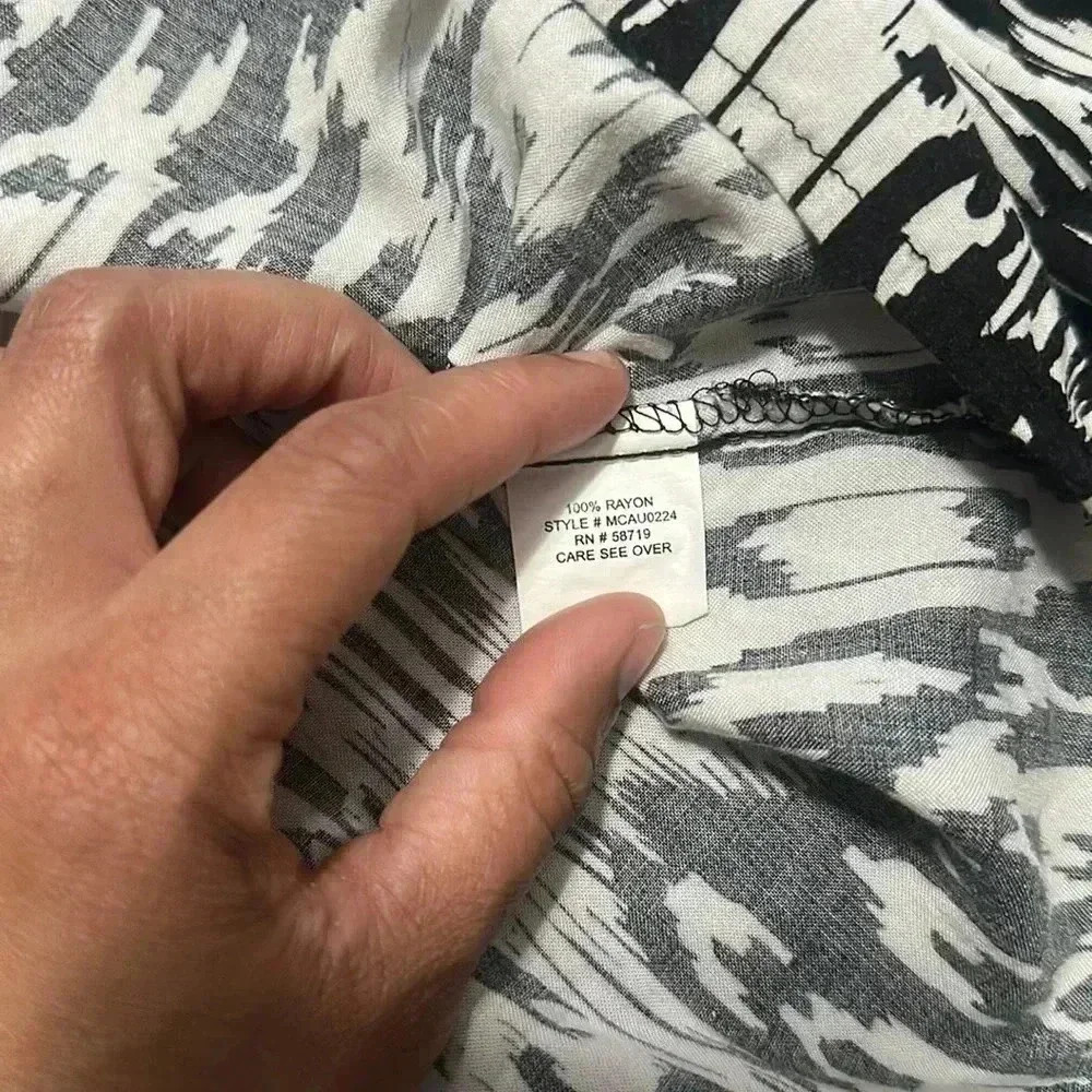 Medium Top from NOTATIONS Chic Business Casual Top - Picture 14 of 16